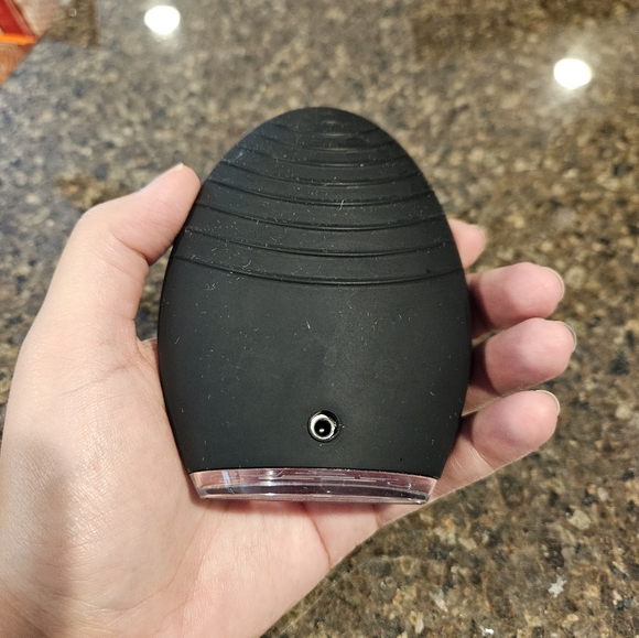 LUNA™ 2 for MEN 3-In-1 Facial Scrub Brush, Pre-Shaving & Anti-Aging Device - Picture 4 of 5